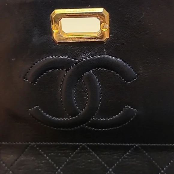 Vintage Chanel Bag - Picture 5 of 12